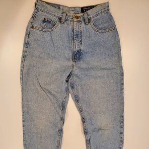 Eddie Bauer demin, light wash.